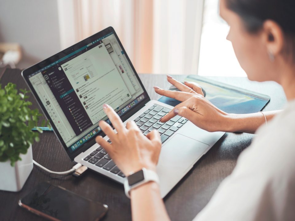 TELETRAVAILLER ET GARDER SES ENFANTS