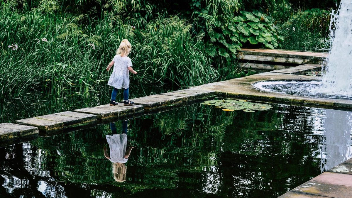 La garde d’enfants à domicile avec Les Ptitous : qualité, proximité et tarifs justes